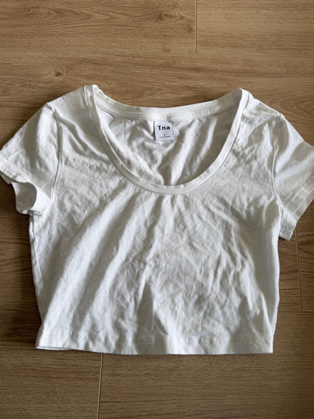 Tna White Scoop Neck Crop Tee